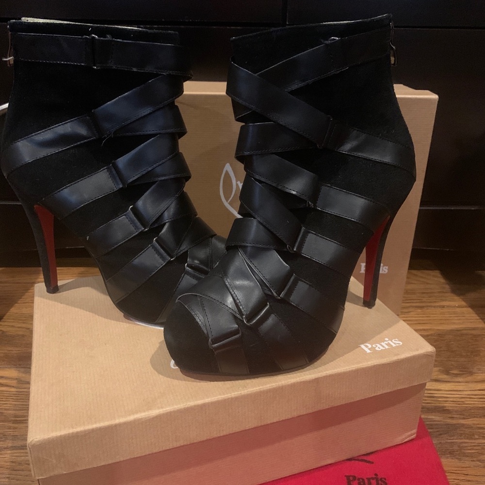 💲SOLD💲Christian louboutin black Paris bootie